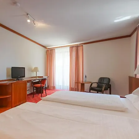 Hotel Stadt 4*